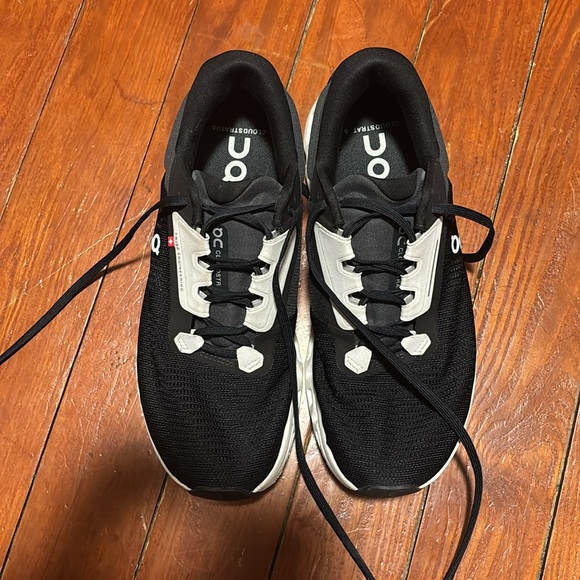 Women’s On Cloudstratus running shoes size 8.5 - Picture 2 of 5